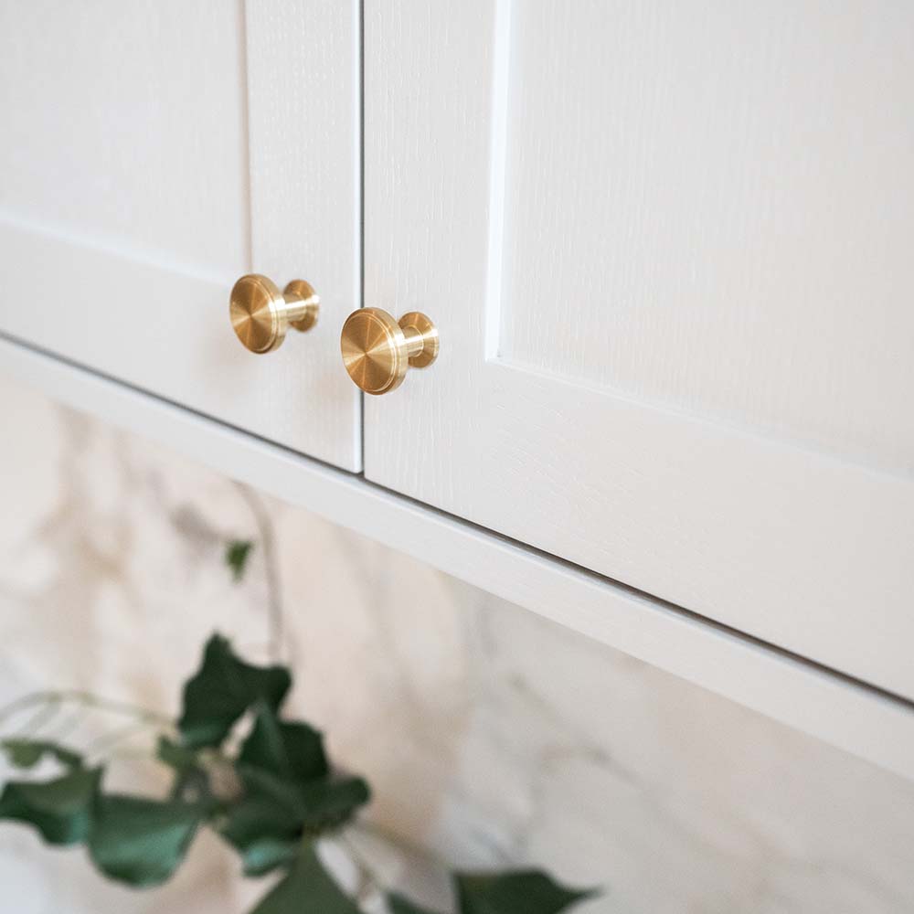 Möbelknopf Uno - Gebürstetes Unbehandeltes Messing