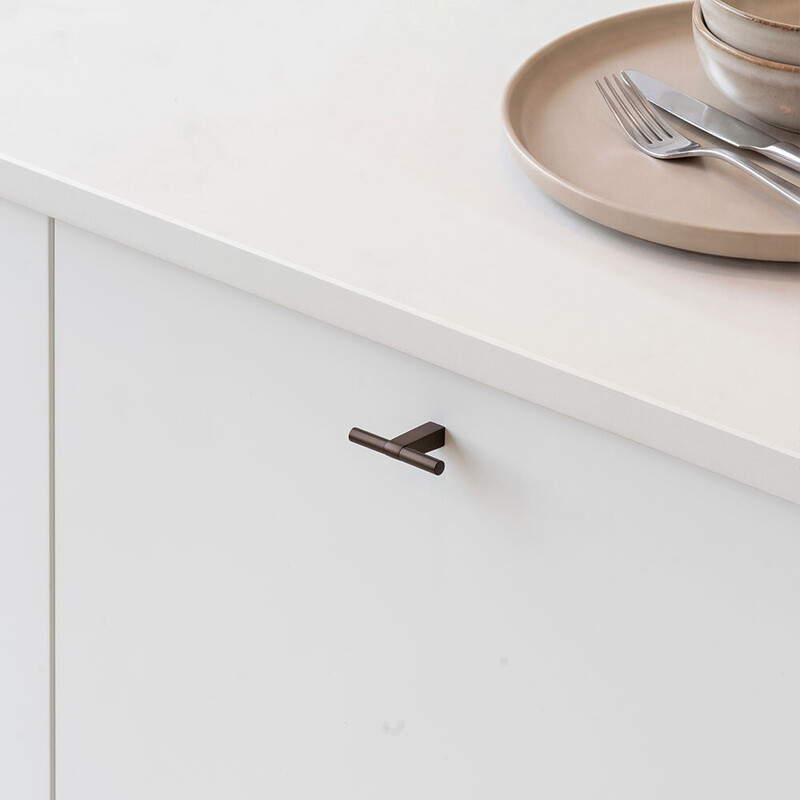 Möbelknopf T Petit - Brünierte Messing