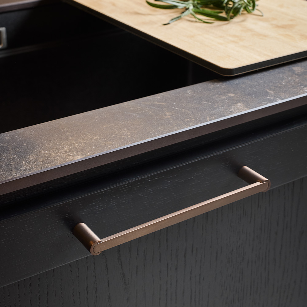 Möbelgriff Flow - Brünierte Messing