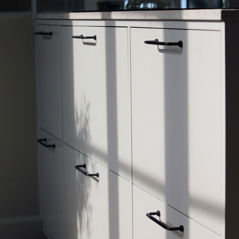 Möbelgriff Lounge - 160mm - Schwarz/Schwarz Leder