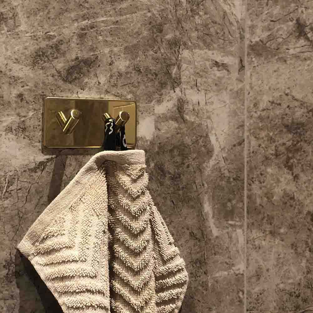 Klebehaken Base 200 2-Haken - Poliertes Messing