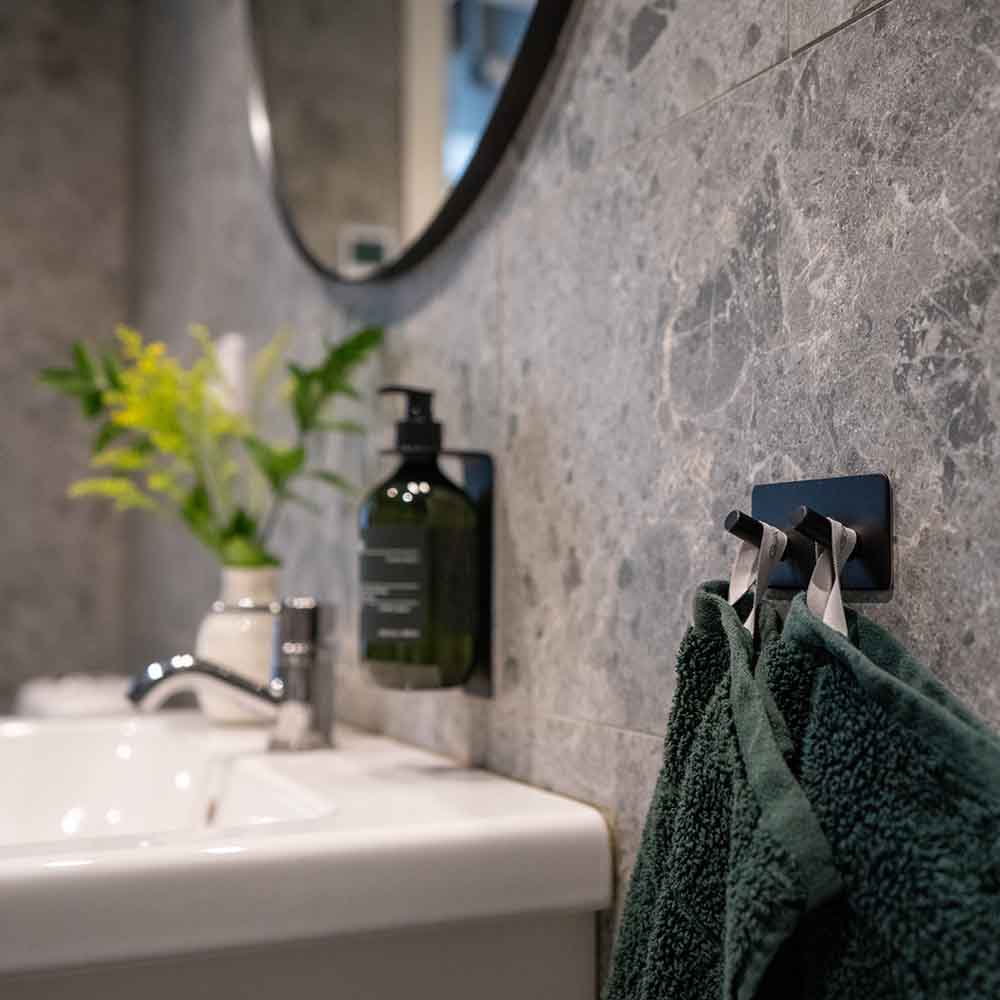 Klebehaken Base 200 2-Haken - Mattschwarz