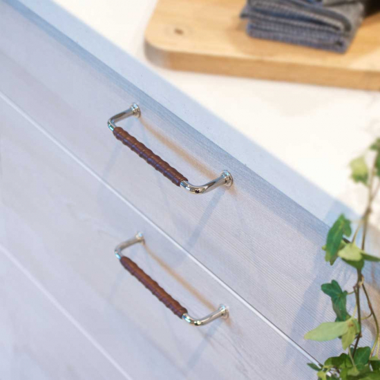 Möbelgriff 1353 - Poliertes Messing/Leder Natur