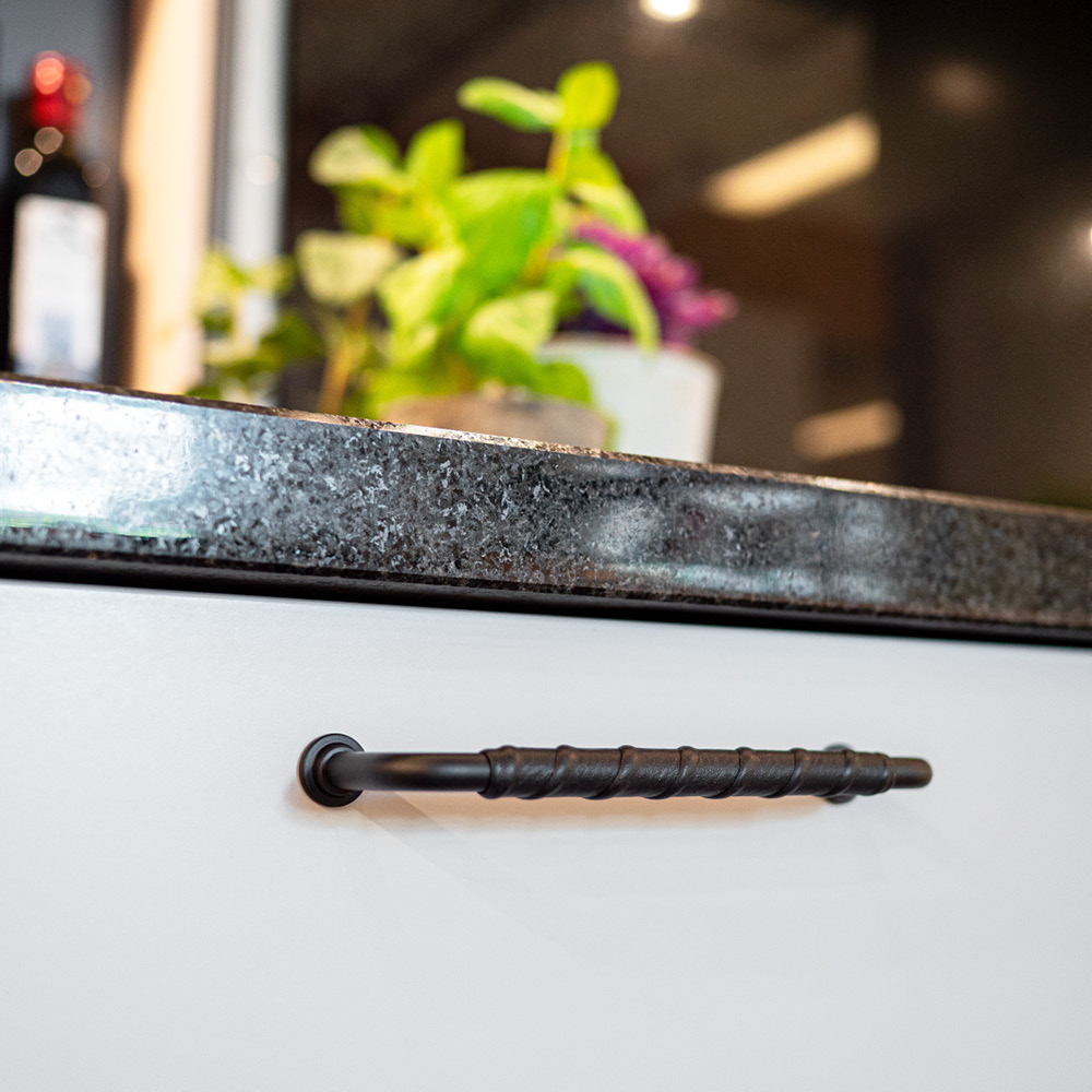 Möbelgriff 1353 - Mattschwarz/Leder Schwarz