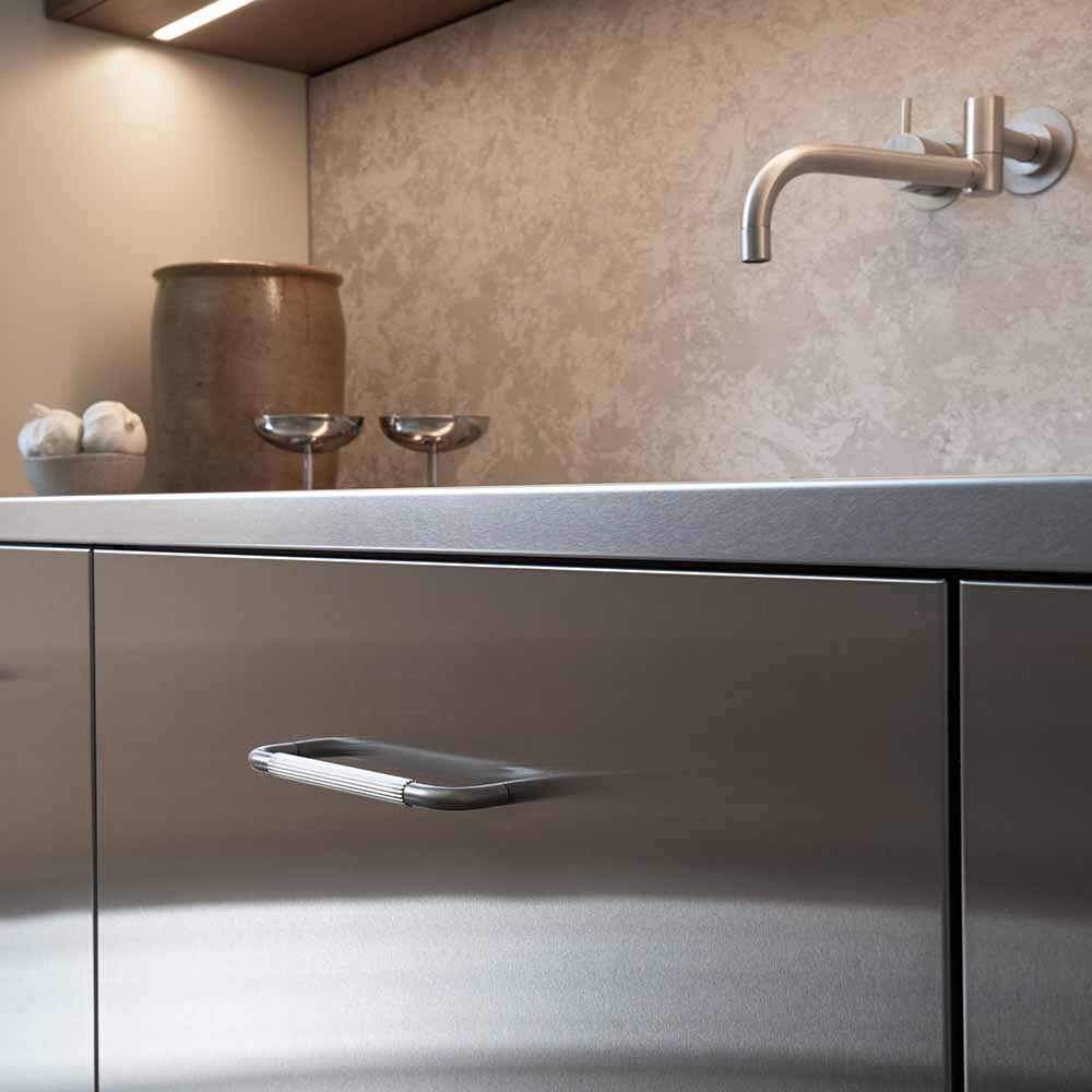 Möbelgriff Helix Stripe - Edelstahl-Optik