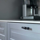 Möbelknopf T Helix Stripe - Mattschwarz