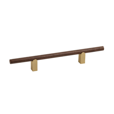 Möbelgriff Kumo Wood - Walnuss/Gebürstetes Messing in der Gruppe Neuheiten bei Beslag Online (317706-11-V)