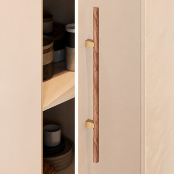 Möbelgriff Kumo Wood - Walnuss/Gebürstetes Messing