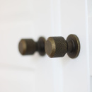 Möbelknopf Manor Round - Antik-Messing