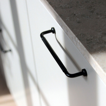 Möbelgriff Lounge - 160mm - Schwarz/Schwarz Leder