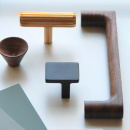 Möbelknopf T Rille - Gebürstetes Messing