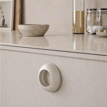 Möbelgriff Cup - 73mm - Glossy Dusty Creme
