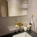 Klebehaken Base 220 1-Haken - Poliertes Messing