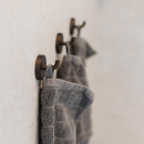 Einzelhaken Calm - Brünierte Messing