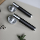 Türgriff Koster - Gebürstetes Chrom/Schwarz